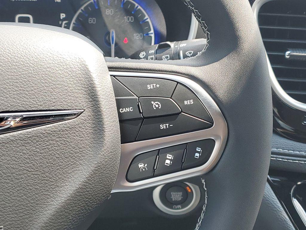 new 2025 Chrysler Pacifica car, priced at $41,416