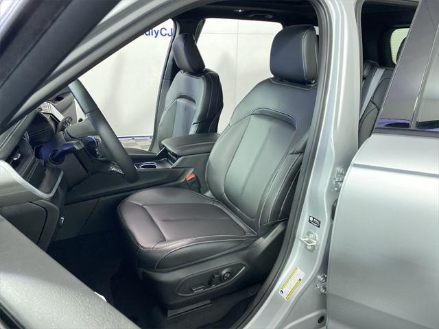 new 2025 Jeep Grand Cherokee car, priced at $46,750