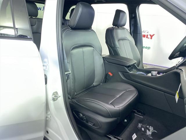 new 2025 Jeep Grand Cherokee car, priced at $48,742