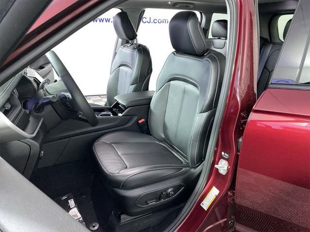 new 2025 Jeep Grand Cherokee car, priced at $42,355