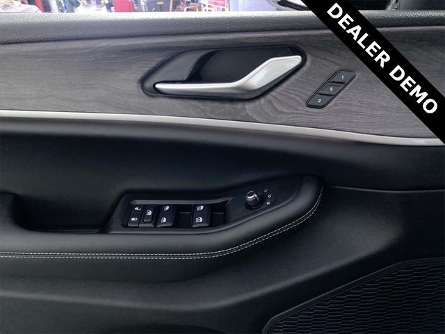 used 2025 Jeep Grand Cherokee car, priced at $40,165