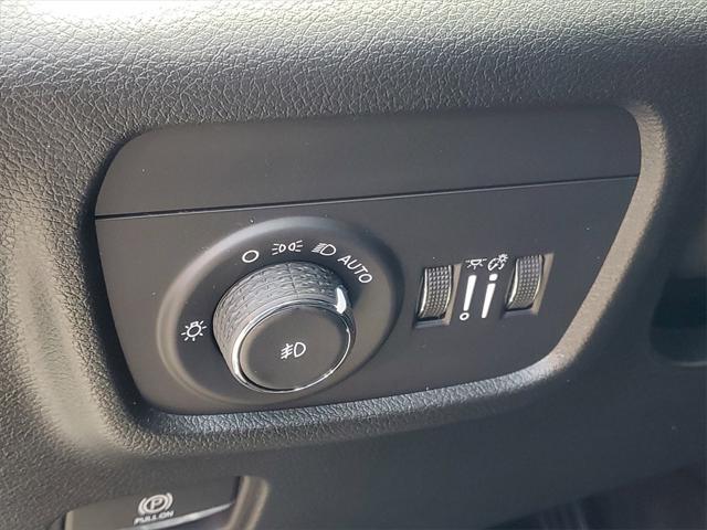 new 2025 Jeep Grand Cherokee car, priced at $48,251