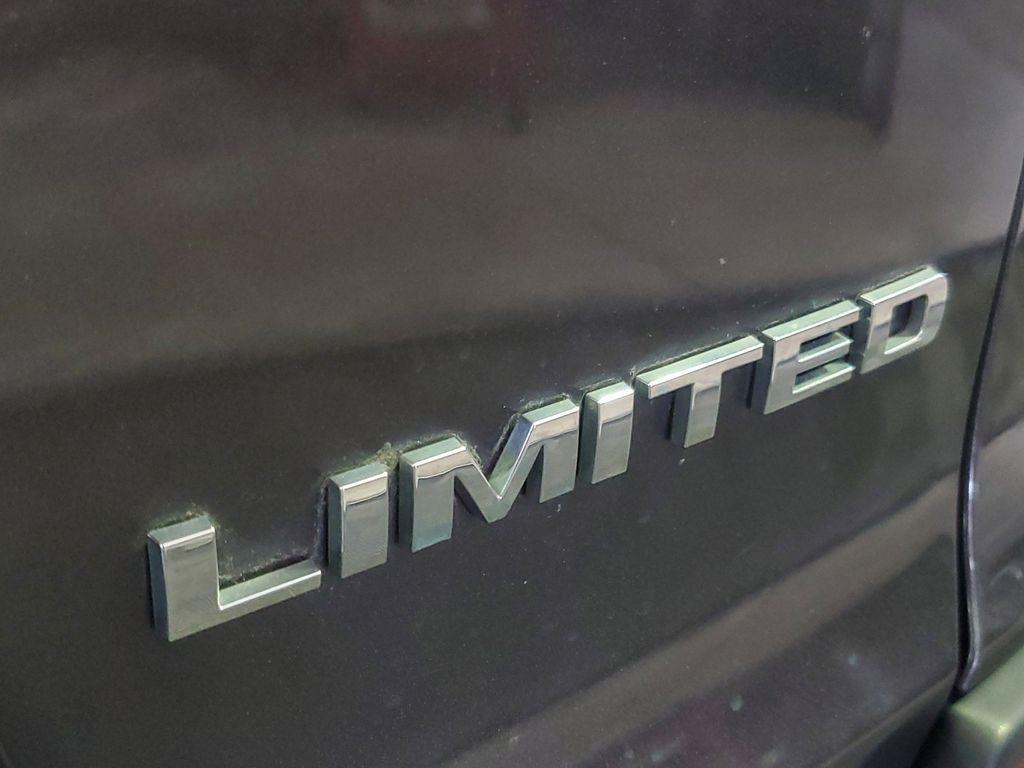 used 2019 Jeep Cherokee car, priced at $14,977