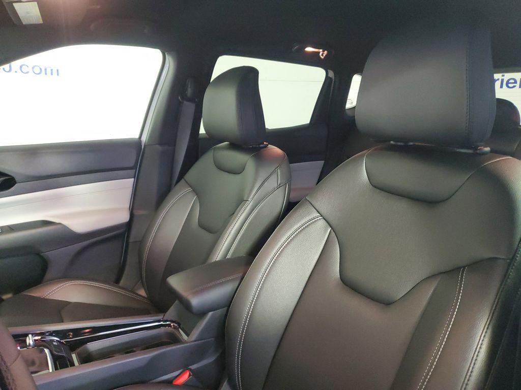 new 2025 Jeep Compass car, priced at $28,989
