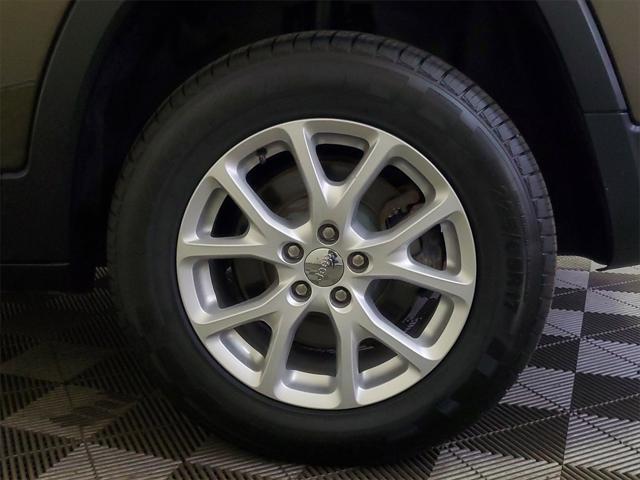used 2015 Jeep Cherokee car, priced at $11,769