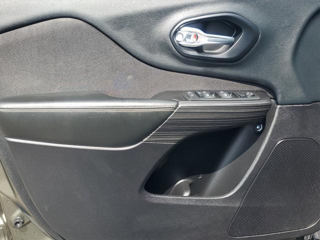 used 2015 Jeep Cherokee car, priced at $11,769