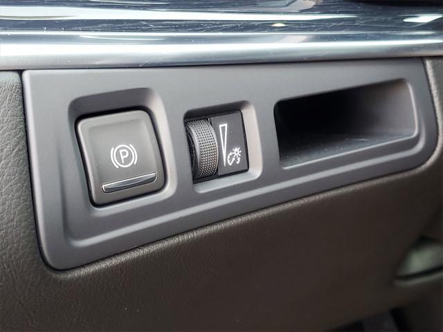used 2024 Cadillac XT5 car, priced at $43,468