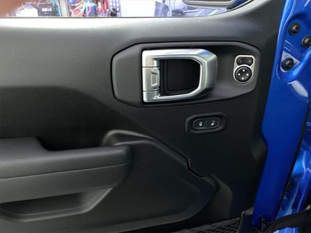 new 2025 Jeep Wrangler car, priced at $43,876