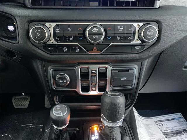 new 2025 Jeep Wrangler car, priced at $43,876