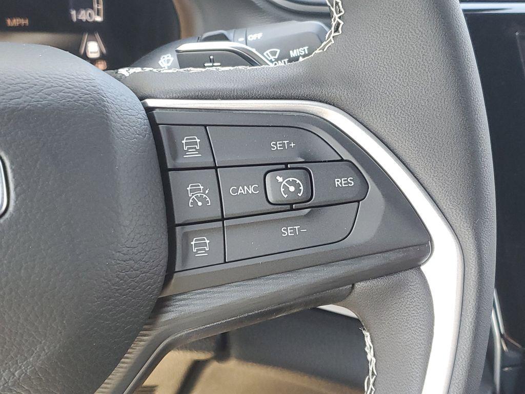 new 2025 Jeep Grand Cherokee car, priced at $33,034
