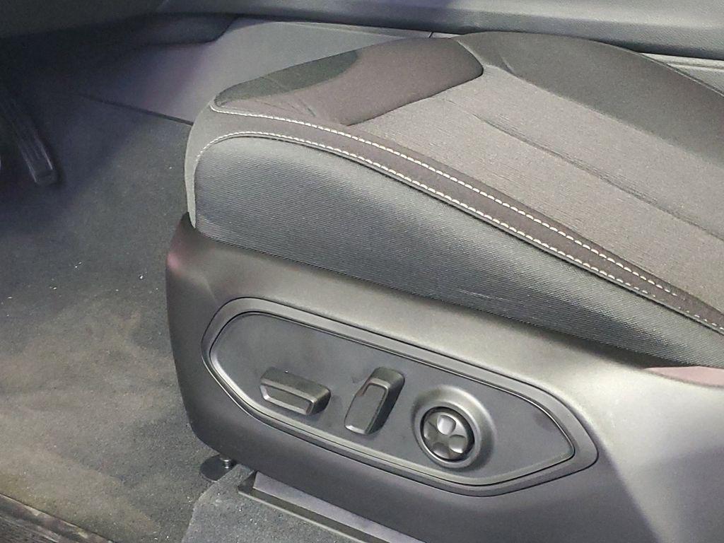 new 2025 Jeep Grand Cherokee car, priced at $33,034