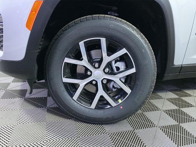 new 2025 Jeep Grand Cherokee car, priced at $42,355