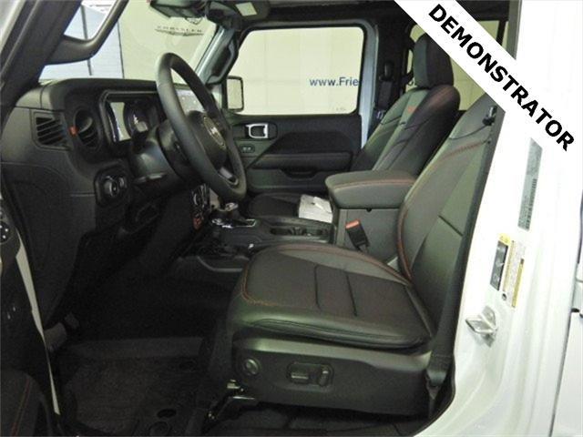 new 2025 Jeep Wrangler car, priced at $54,989