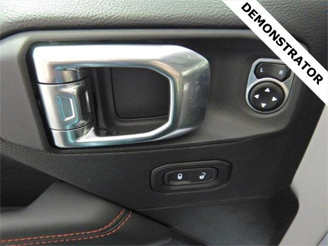 new 2025 Jeep Wrangler car, priced at $54,989