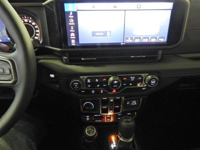 new 2025 Jeep Wrangler car, priced at $53,065