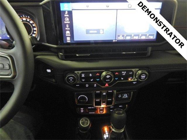 new 2025 Jeep Wrangler car, priced at $54,989