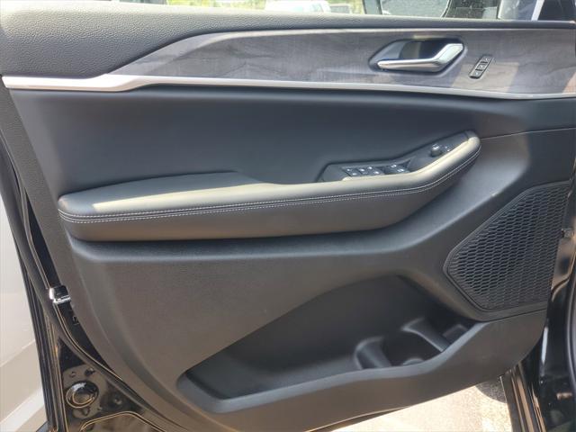 new 2025 Jeep Grand Cherokee car, priced at $42,605