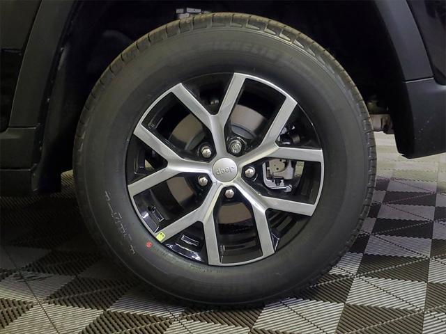 new 2025 Jeep Grand Cherokee car, priced at $42,605