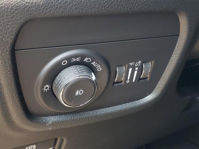 new 2025 Jeep Grand Cherokee car, priced at $42,605