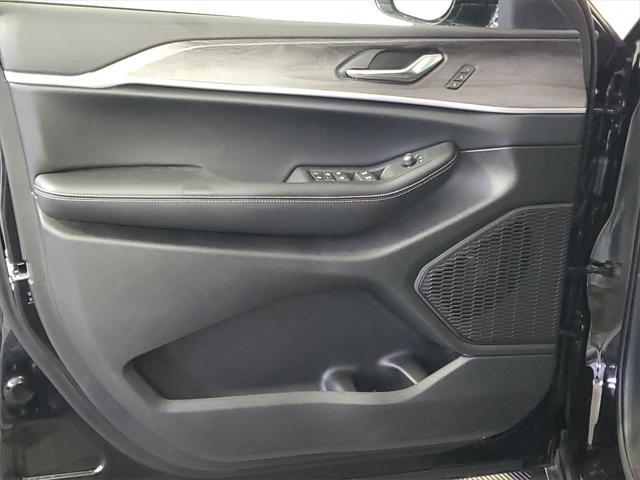 new 2025 Jeep Grand Cherokee L car, priced at $43,217