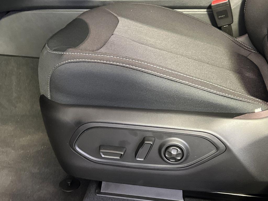new 2025 Jeep Grand Cherokee L car, priced at $40,156