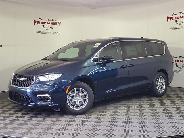 new 2025 Chrysler Pacifica car, priced at $39,327