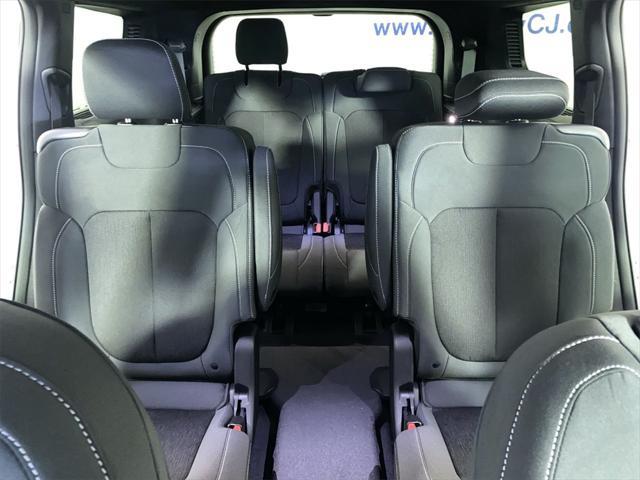new 2025 Jeep Grand Cherokee L car, priced at $40,537