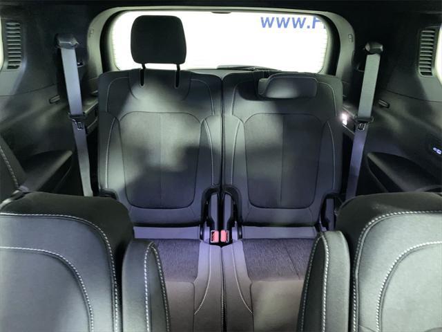 new 2025 Jeep Grand Cherokee L car, priced at $40,537