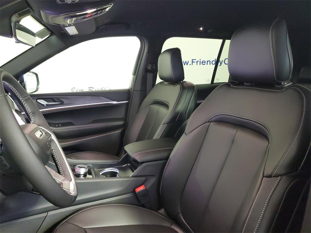 new 2025 Jeep Grand Cherokee car, priced at $43,685