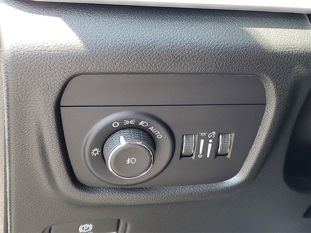 new 2025 Jeep Grand Cherokee car, priced at $43,685
