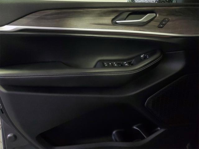 used 2023 Jeep Grand Cherokee car, priced at $33,973