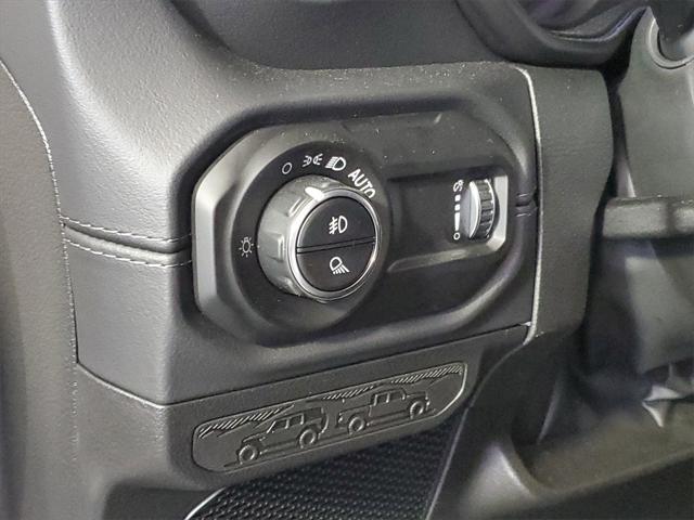 new 2025 Jeep Gladiator car, priced at $46,389