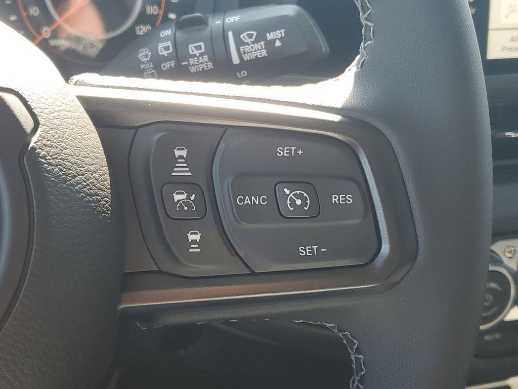 new 2025 Jeep Wrangler car, priced at $46,595