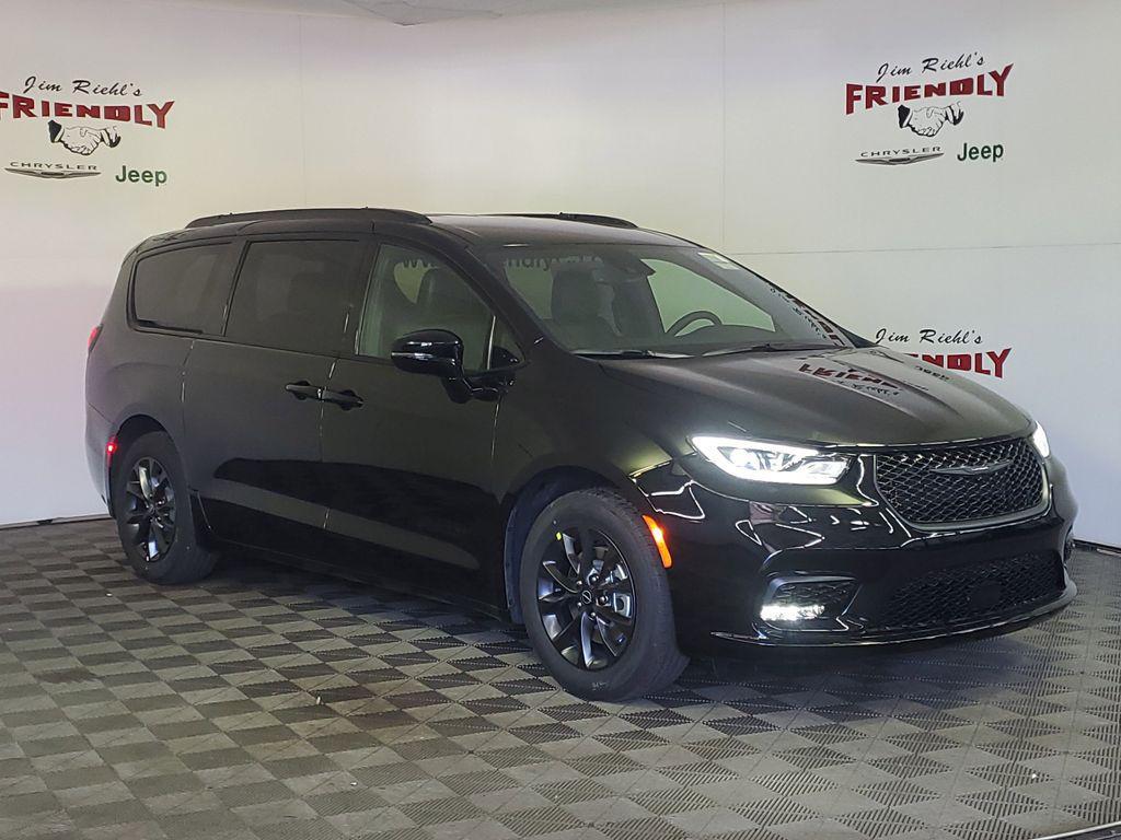 new 2025 Chrysler Pacifica car, priced at $40,993