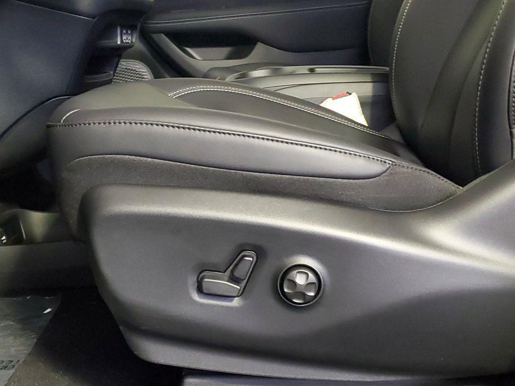 new 2025 Chrysler Pacifica car, priced at $40,993
