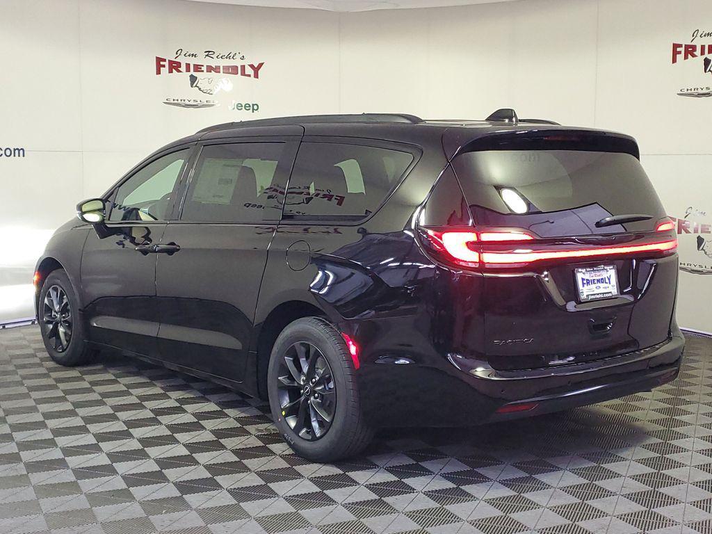 new 2025 Chrysler Pacifica car, priced at $40,993
