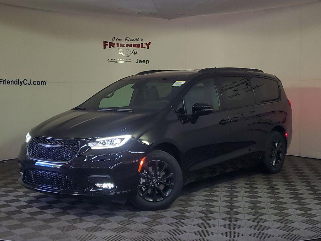 new 2025 Chrysler Pacifica car, priced at $40,993