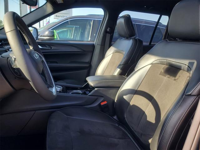 used 2023 Jeep Grand Cherokee car, priced at $33,949