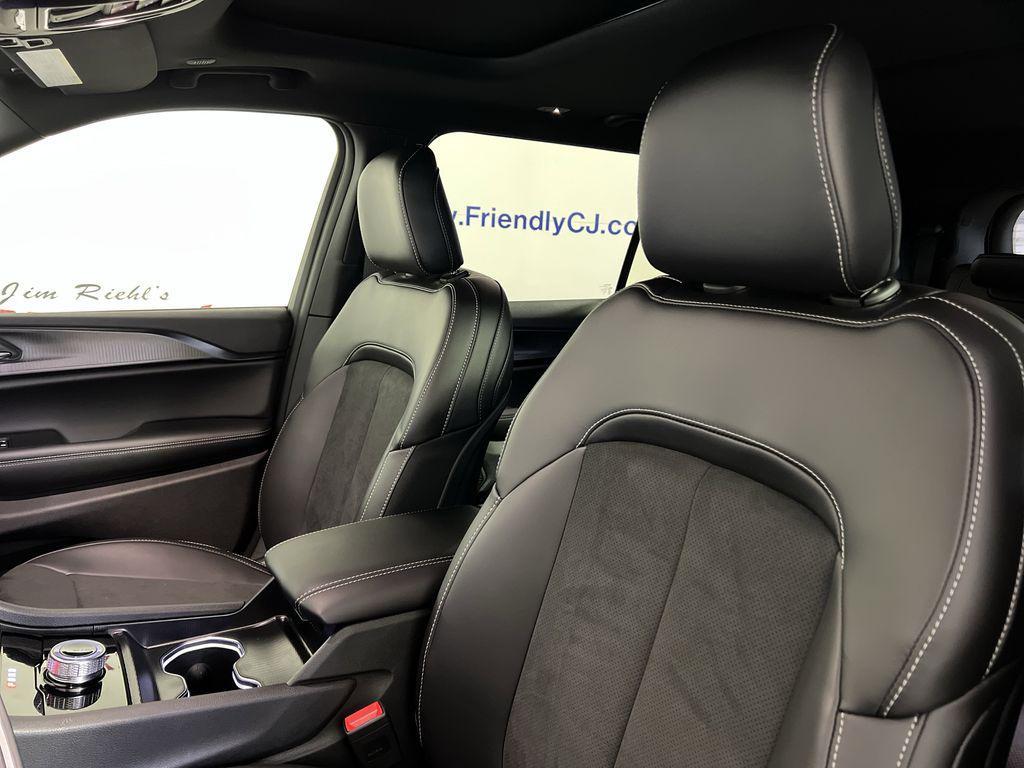 new 2025 Jeep Grand Cherokee L car, priced at $41,881