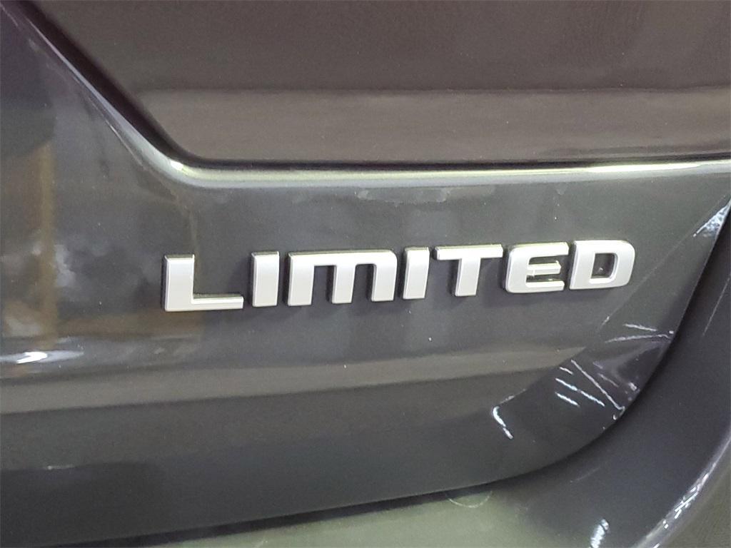 new 2025 Jeep Grand Cherokee car, priced at $42,605