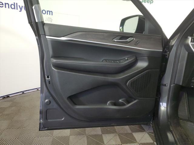 new 2025 Jeep Grand Cherokee car, priced at $41,355