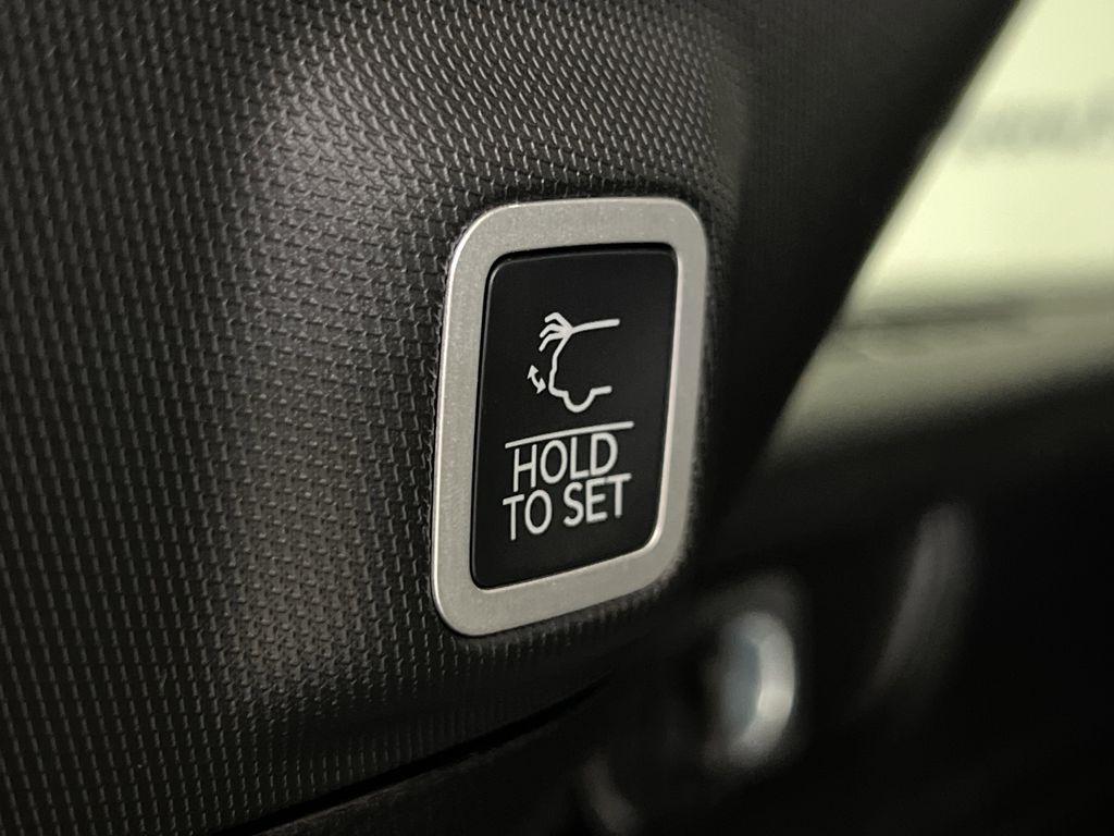 new 2025 Jeep Grand Cherokee car, priced at $37,355
