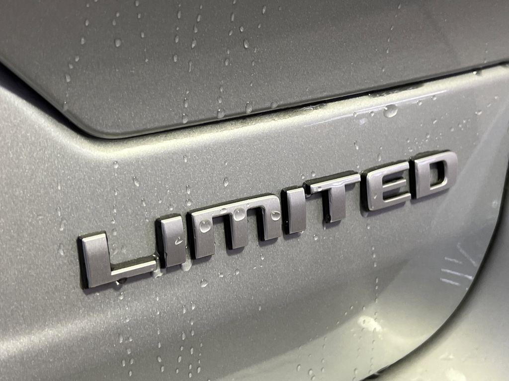 new 2025 Jeep Grand Cherokee car, priced at $37,355