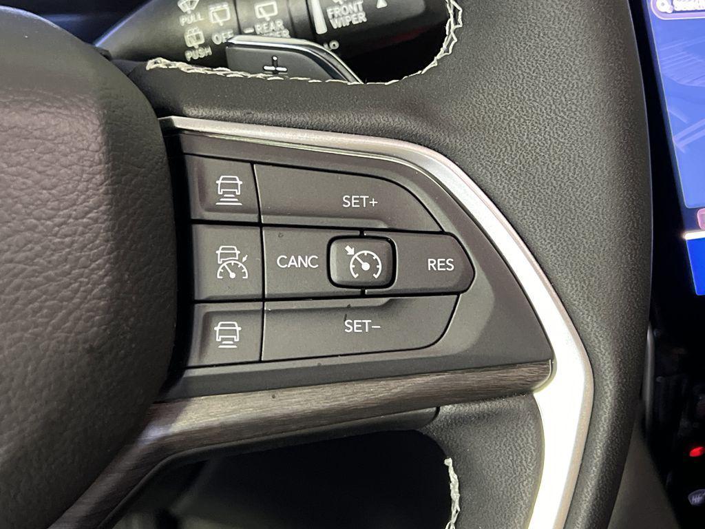 new 2025 Jeep Grand Cherokee car, priced at $37,355