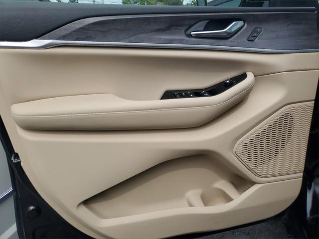 used 2023 Jeep Grand Cherokee car, priced at $34,724