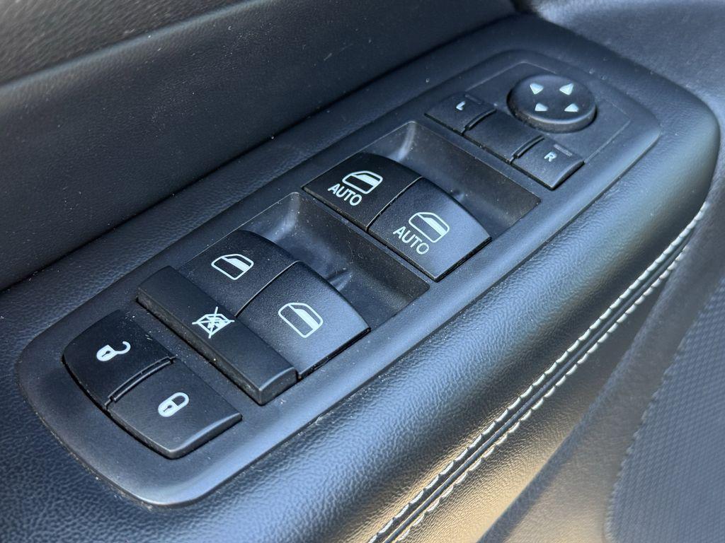 used 2017 Jeep Grand Cherokee car, priced at $14,300