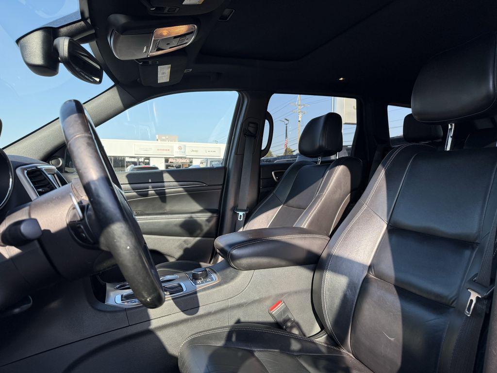 used 2017 Jeep Grand Cherokee car, priced at $14,300