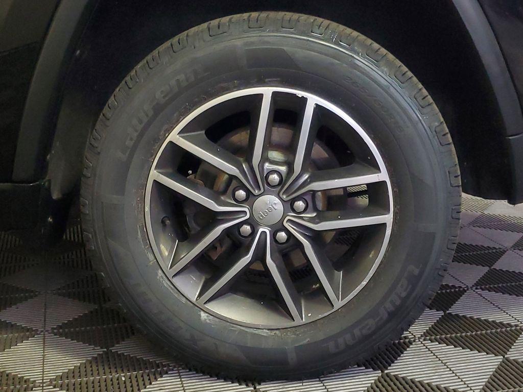 used 2017 Jeep Grand Cherokee car, priced at $14,300