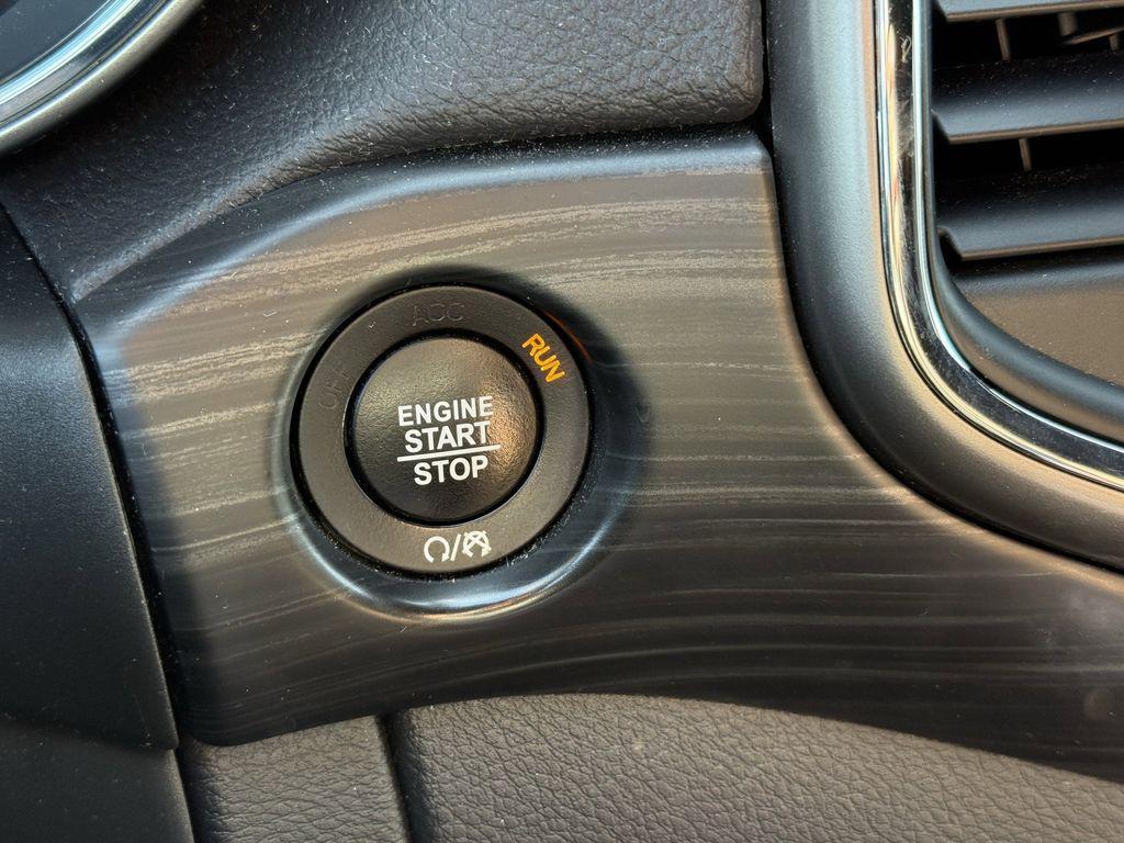 used 2021 Jeep Grand Cherokee car, priced at $24,157