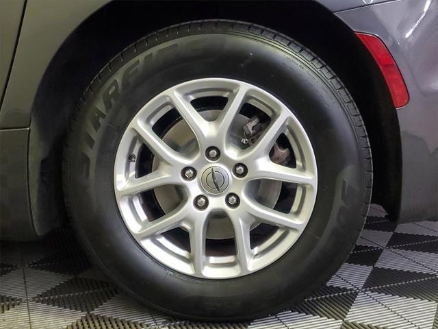used 2022 Chrysler Pacifica car, priced at $21,924